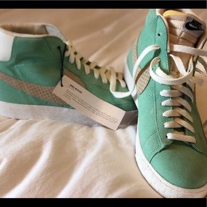 NEVER WORN Nike BLAZER Vintage look